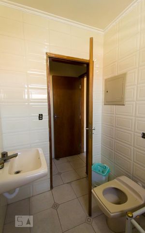 Casa à venda com 160m², 3 quartos e 4 vagasBanheiro da Suíte
