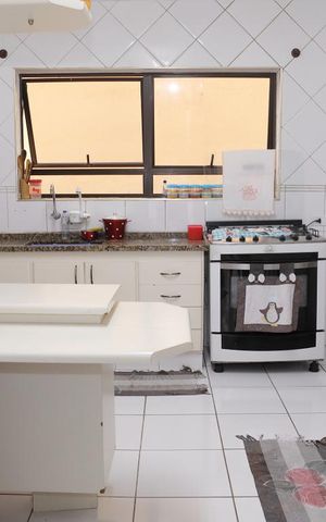 Apartamento à venda com 88m², 3 quartos e 2 vagasCozinha