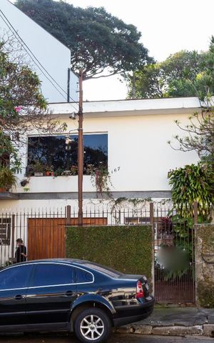 Casa à venda com 400m², 2 quartos e 5 vagasFachada