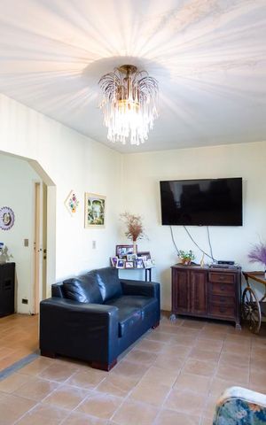 Casa à venda com 400m², 2 quartos e 5 vagasSala