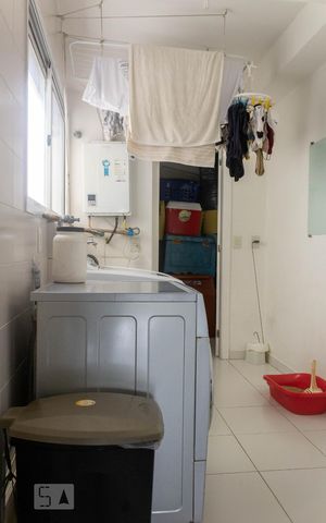 Apartamento à venda com 185m², 3 quartos e 3 vagas Apartamento à venda com 185m², 3 quartos e 3 vagasÁrea de Serviço