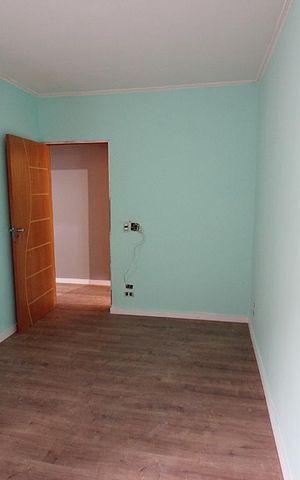Casa à venda com 212m², 3 quartos e 2 vagasQuarto 2 