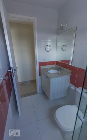 Casa à venda com 310m², 3 quartos e 3 vagasBanheiro Social