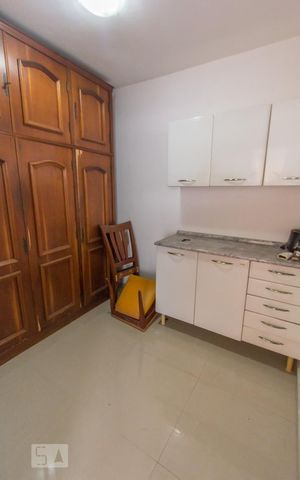 Casa à venda com 310m², 3 quartos e 3 vagasQuarto de Serviço