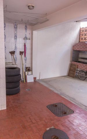 Casa à venda com 310m², 3 quartos e 3 vagasÁrea de Serviço