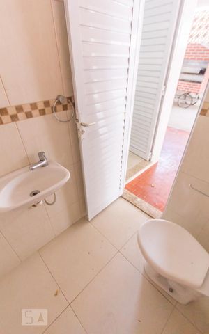 Casa à venda com 310m², 3 quartos e 3 vagasBanheiro de Serviço