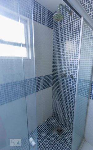 Casa à venda com 310m², 3 quartos e 3 vagasBanheiro da Suíte