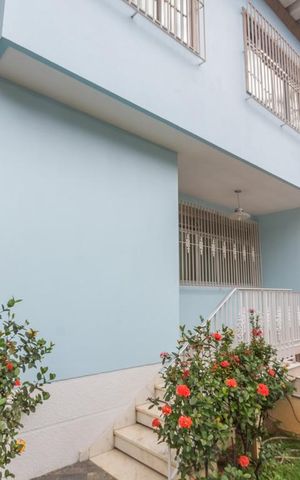 Casa à venda com 310m², 3 quartos e 3 vagasFachada da casa