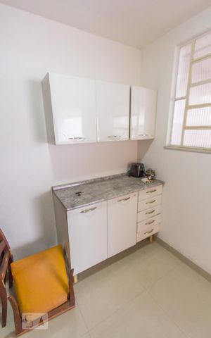 Casa à venda com 310m², 3 quartos e 3 vagasQuarto de Serviço