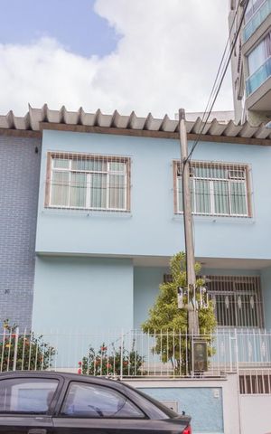 Casa à venda com 310m², 3 quartos e 3 vagasFachada da casa