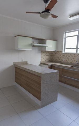 Casa à venda com 310m², 3 quartos e 3 vagasCozinha