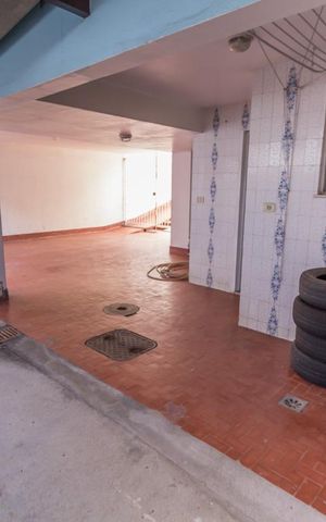 Casa à venda com 310m², 3 quartos e 3 vagasÁrea de Serviço