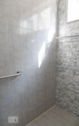 Casa de condomínio à venda com 470m², 6 quartos e 4 vagas Casa de condomínio à venda com 470m², 6 quartos e 4 vagasBanheiro suíte 3
