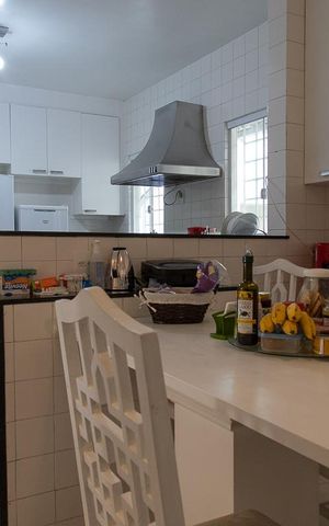 Casa de condomínio à venda com 470m², 6 quartos e 4 vagas Casa de condomínio à venda com 470m², 6 quartos e 4 vagasCozinha