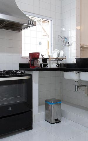 Casa de condomínio à venda com 470m², 6 quartos e 4 vagas Casa de condomínio à venda com 470m², 6 quartos e 4 vagasCozinha