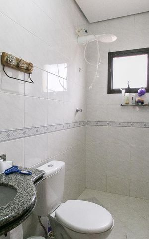 Casa de condomínio à venda com 155m², 3 quartos e 3 vagasBanheiro Social