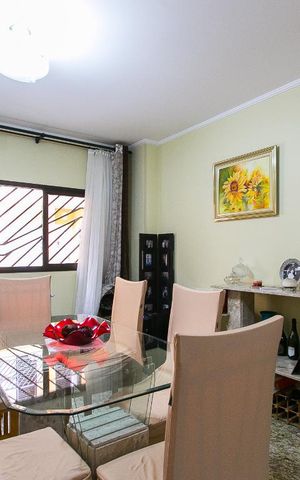 Casa de condomínio à venda com 155m², 3 quartos e 3 vagasSala