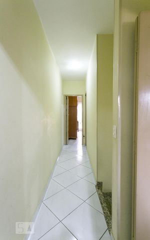 Casa de condomínio à venda com 155m², 3 quartos e 3 vagasCorredor
