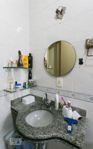 Casa de condomínio à venda com 155m², 3 quartos e 3 vagasBanheiro Social