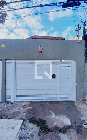 Casa para alugar com 172m², 3 quartos e 1 vaga Casa para alugar com 172m², 3 quartos e 1 vagaFachada