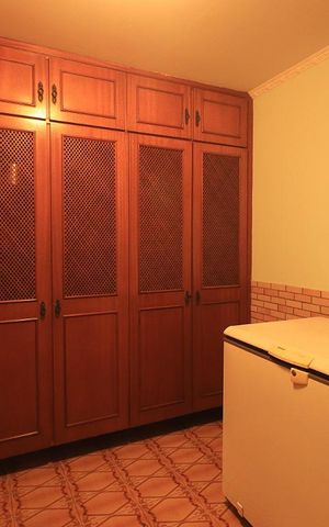 Casa à venda com 400m², 3 quartos e 5 vagasDespensa