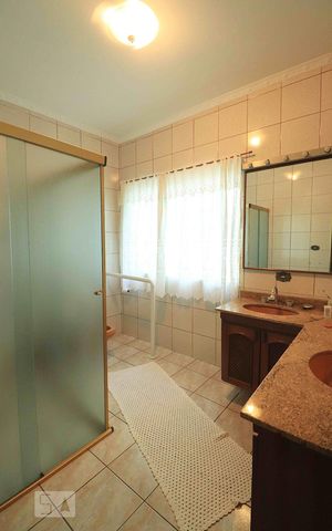 Casa à venda com 400m², 3 quartos e 5 vagasBanheiro da Suíte 3