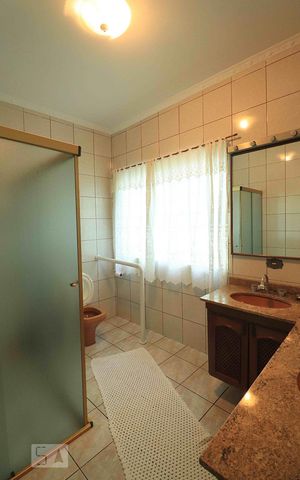 Casa à venda com 400m², 3 quartos e 5 vagasBanheiro da Suíte 3