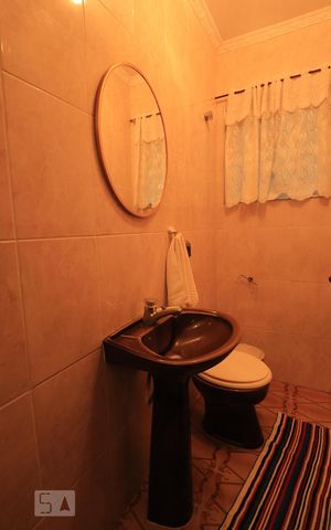 Casa à venda com 400m², 3 quartos e 5 vagasBanheiro de Serviço