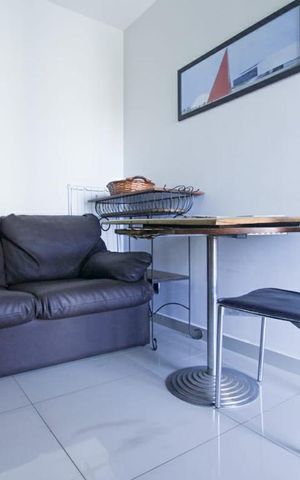 Studio à venda com 60m², 1 quarto e sem vaga Studio à venda com 60m², 1 quarto e sem vagaSala/ Cozinha