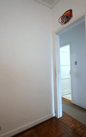 Casa à venda com 90m², 2 quartos e 2 vagasSala