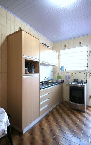 Casa à venda com 90m², 2 quartos e 2 vagasCozinha