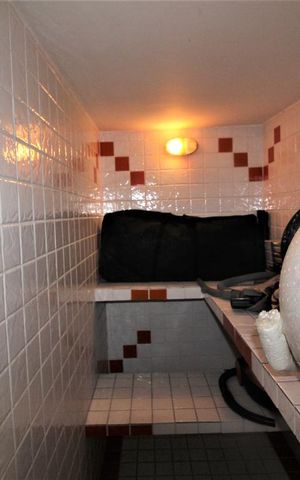Casa à venda com 475m², 3 quartos e 5 vagasSauna 