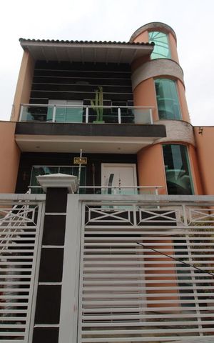 Casa à venda com 475m², 3 quartos e 5 vagasFachada