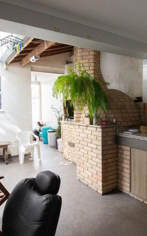 Casa à venda com 250m², 4 quartos e 2 vagasArea gourmet