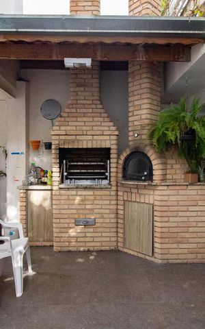 Casa à venda com 250m², 4 quartos e 2 vagasArea gourmet