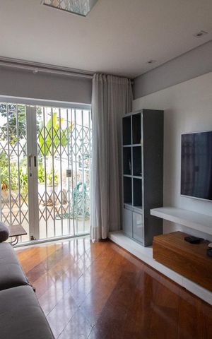 Casa à venda com 250m², 4 quartos e 2 vagasSala