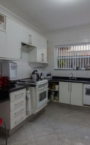 Casa à venda com 250m², 4 quartos e 2 vagasCozinha