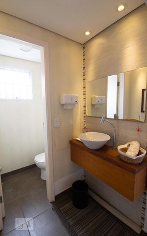 Casa à venda com 250m², 4 quartos e 2 vagasLavabo