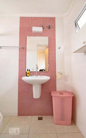 Casa à venda com 250m², 4 quartos e 2 vagassuíte  3