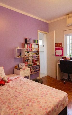 Casa à venda com 250m², 4 quartos e 2 vagassuíte  3