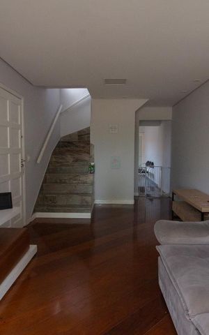Casa à venda com 250m², 4 quartos e 2 vagasSala