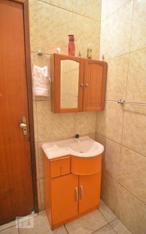 Casa à venda com 92m², 3 quartos e 2 vagasBanheiro