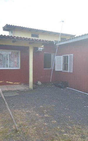 Casa à venda com 92m², 3 quartos e 2 vagasPátio