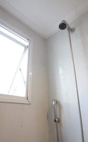 Apartamento à venda com 96m², 2 quartos e 2 vagasChuveiro