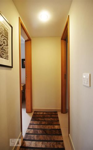 Apartamento à venda com 96m², 2 quartos e 2 vagasCorredor