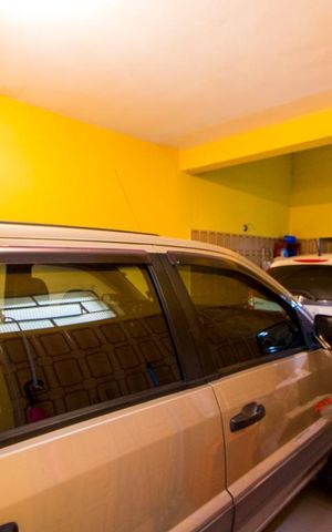 Casa à venda com 180m², 4 quartos e 2 vagas Casa à venda com 180m², 4 quartos e 2 vagasGaragem