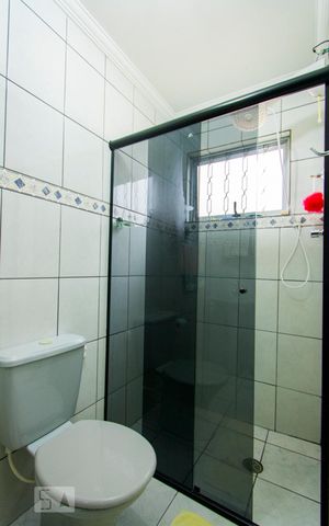 Casa à venda com 180m², 4 quartos e 2 vagas Casa à venda com 180m², 4 quartos e 2 vagasBanheiro da Suíte