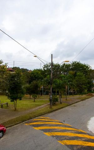 Casa à venda com 180m², 4 quartos e 2 vagas Casa à venda com 180m², 4 quartos e 2 vagasVista do Quintal 1