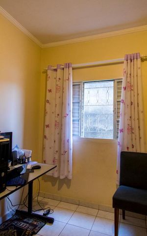 Casa à venda com 180m², 4 quartos e 2 vagas Casa à venda com 180m², 4 quartos e 2 vagasQuarto 4