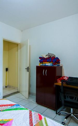 Casa à venda com 180m², 4 quartos e 2 vagas Casa à venda com 180m², 4 quartos e 2 vagasQuarto 2
